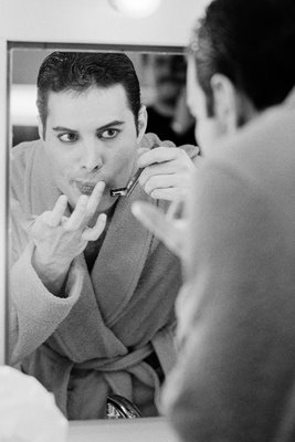 Freddie Mercury shaving 1984