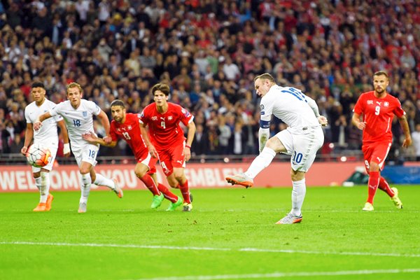 50 Goals Wayne Rooney breaks England Record