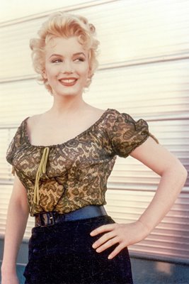 Marilyn Monroe hand on hip