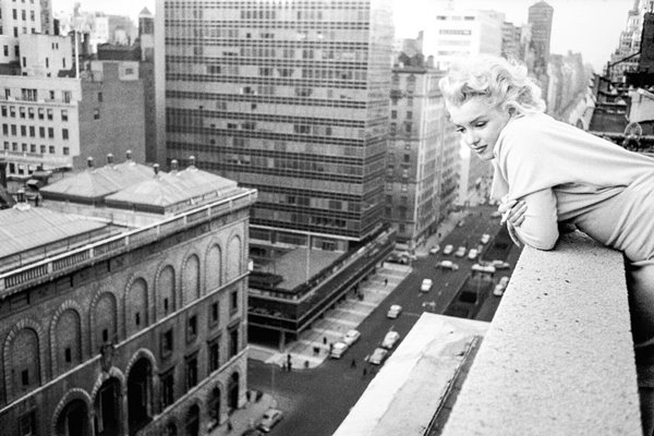 Marilyn Monroe iconic balcony view