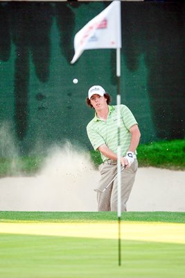 Rory McIlroy up and down from bunker to win 