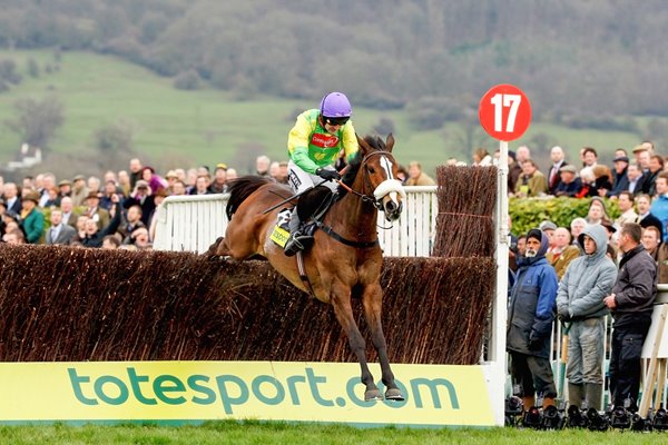 Ruby Walsh and Kauto Star clear the last - Gold Cup 2009