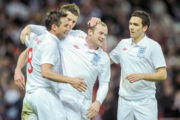 Wayne Rooney celebrates goal v Slovakia Wembley 2009