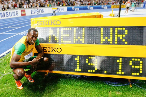 Usain Bolt 200m World Record - 19.19 seconds