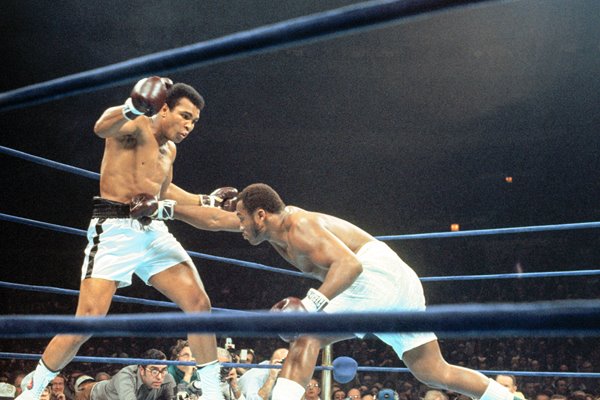 Muhammad Ali beats Joe Frasier 2nd Fight 1974