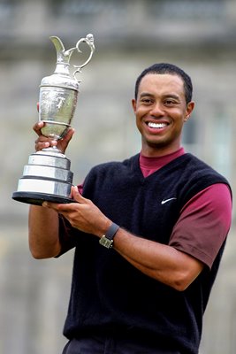 Tiger Woods with the Claret Jug 2005