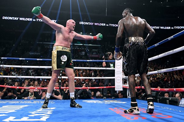Tyson Fury taunt v Deontay Wilder Los Angeles 2018