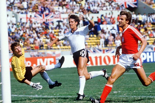 Gary Lineker England scores v Poland World Cup 1986