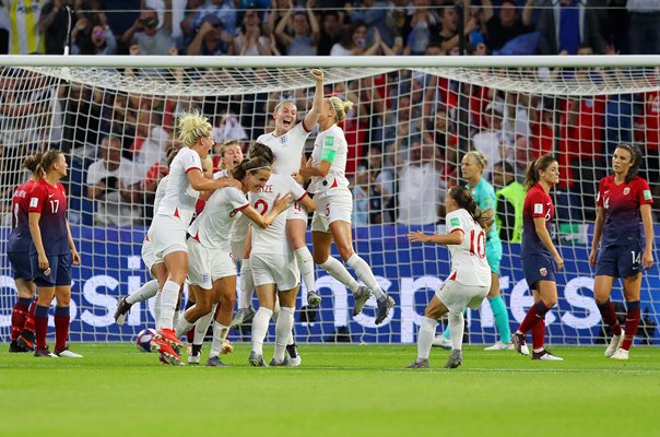 Lucy Bronze England scores v Norway World Cup 2019