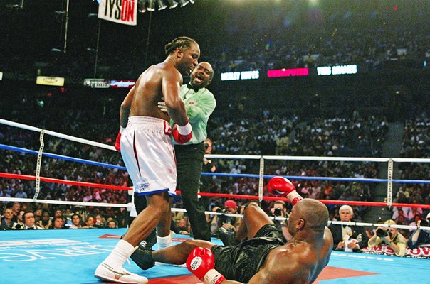 Lennox Lewis beats Mike Tyson Heavyweight Title Fight Memphis 2002