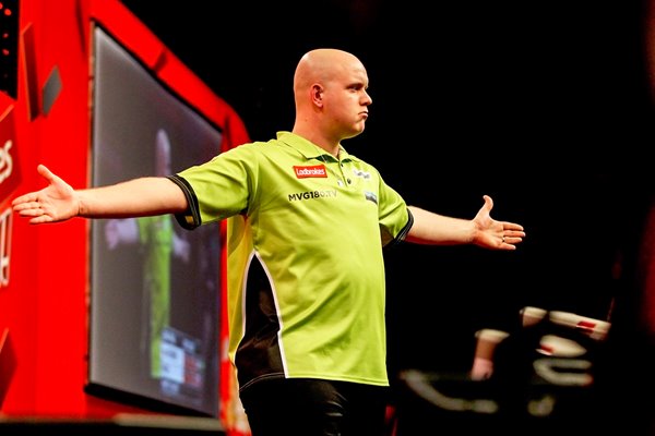 Darts Posters, Prints & Canvas 🎯 | Sport Photo Gallery
