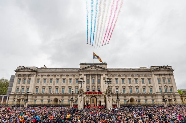 Red Arrows fly over Buckingham Palace Coronation Day 2023