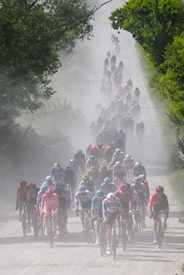 Peloton Gravel Roads Dust Viareggio to Rapolano Stage 6 Giro 2024