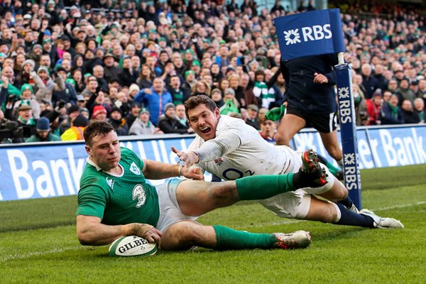 Robbie Henshaw Ireland v England Dublin 2015