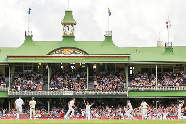 Moment of victory in Sydney - 2010 Ashes