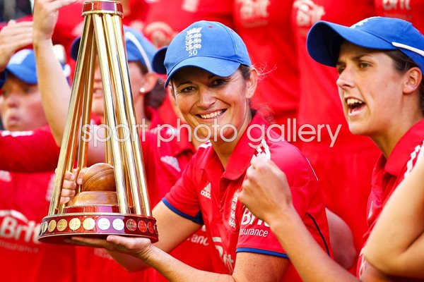 Charlotte Edwards England Women's Ashes Winners 2014