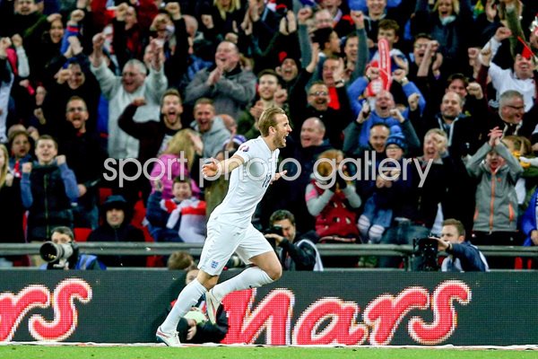 Harry Kane England v Lithuania 2015