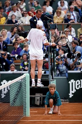 Jim Courier argues with Umpire French Open Final 1991