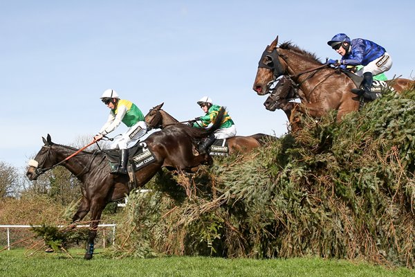 Many Clouds Crabbie's Grand National 2015