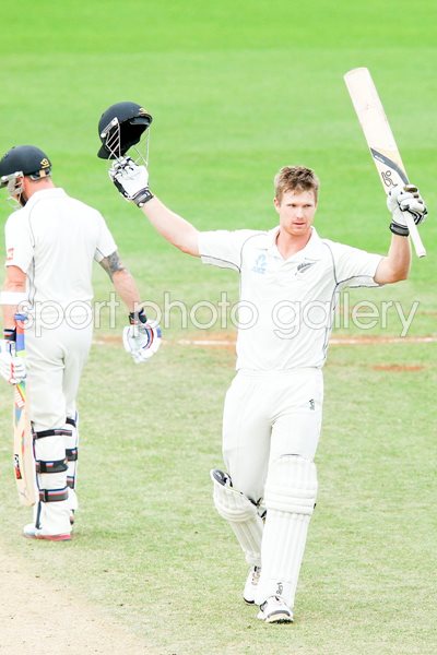 James Neesham 100 New Zealand v India Wellington 2014