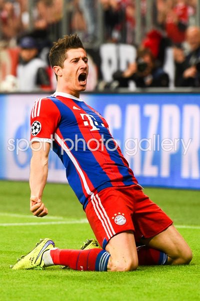 Robert Lewandowski Bayern Muenchen v Porto Allianz Arena 2015