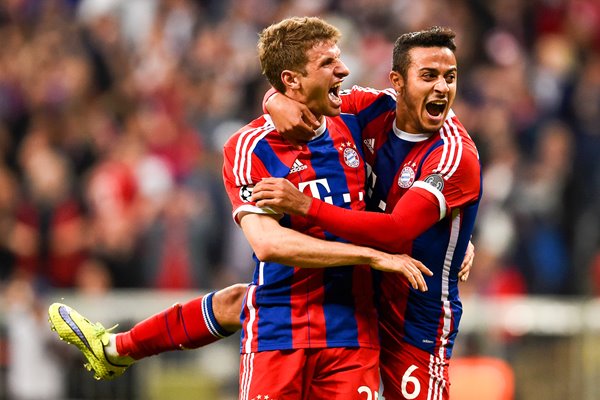 Thomas Mueller & Thiago Alcantara Bayern Muenchen v Porto 2015