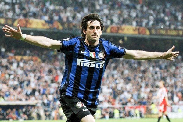 Diego Milito celebrates scoring his second for Inter