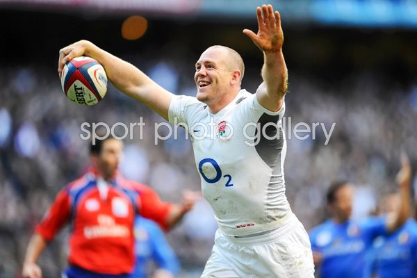 Mike Tindall celebrates try v Italy 2011