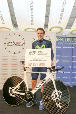 Alex Dowsett UCI Hour Record Attempt 2015