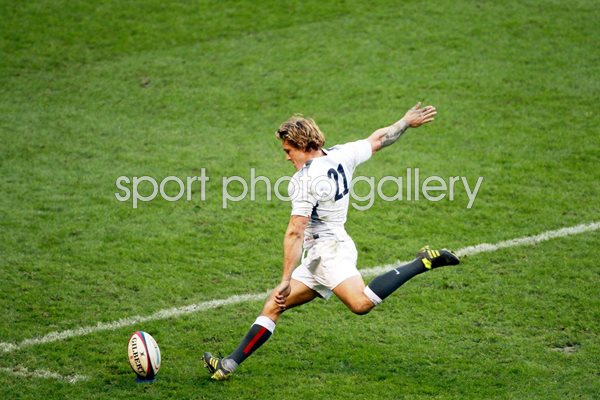 Jonny Wilkinson kicks - 2011 6 Nations