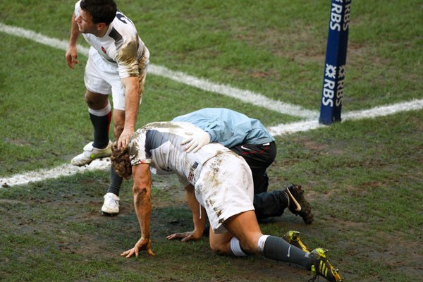 Jonny Wilkinson recovers from try saving tackle