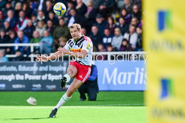 Nick Evans Harlequins v Newcastle 2015