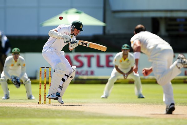 Graeme Smith South Africa avoids Ryan Harris bouncer 2014