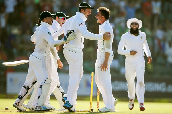 Dale Steyn South Africa bowls Brad Haddin Australia 2014