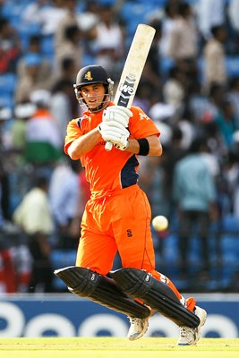 Ryan ten Doeschate action v England 2011 World Cup