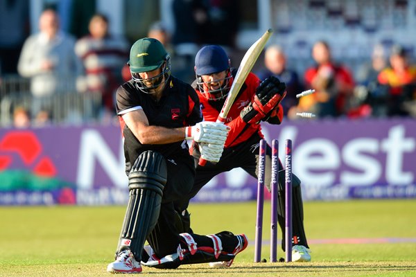 Phil Mustard Durham V Leicestershire 2015