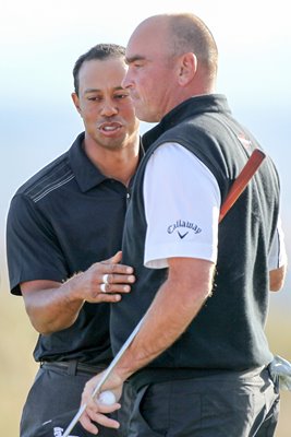  Tiger Woods congratulates Thomas Bjorn - WGC 2011
