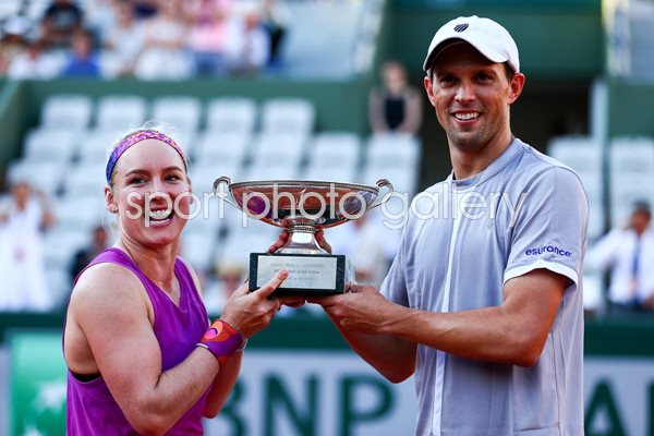 Mixed Champions Bethanie Sands &  Mike Bryan 