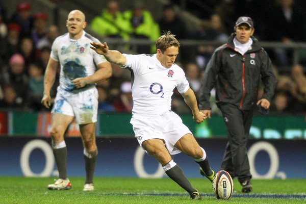 Jonny Wilkinson kicks penalty v France 2011 6 Nations