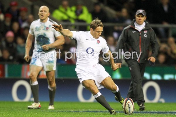 Jonny Wilkinson kicks penalty v France 2011 6 Nations