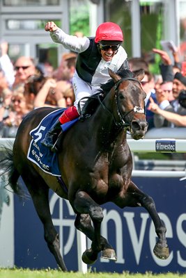 Frankie Dettori Wins the Derby 2015
