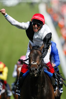 Frankie Dettori Wins the Derby 2015