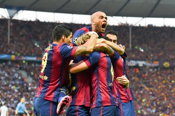  Daniel Alves Barcelona celebrates with team mates 