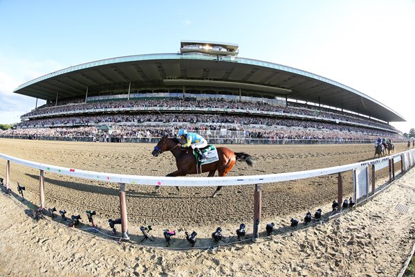 American Pharoah wins 147th Belmont Stakes 2015