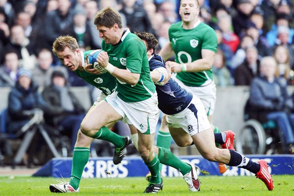Ronan O'Gara scores v Scotland 6 Nations 2011