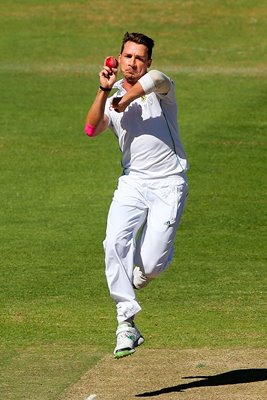 Dale Steyn bowls South Africa v Australia Cape Town 2014