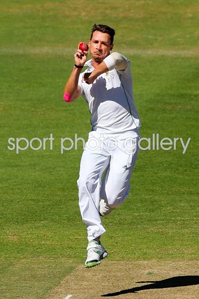 Dale Steyn bowls South Africa v Australia Cape Town 2014