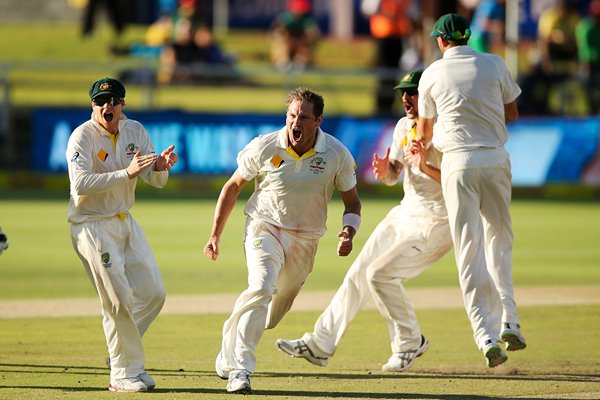 Ryan Harris Australia winning wicket v South Africa Cape Town 2014