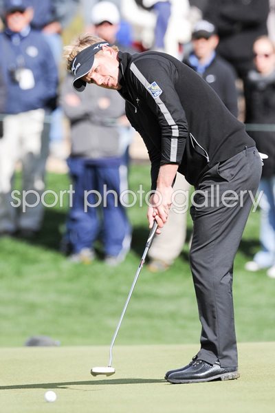 Luke Donald putts en route to WGC Win