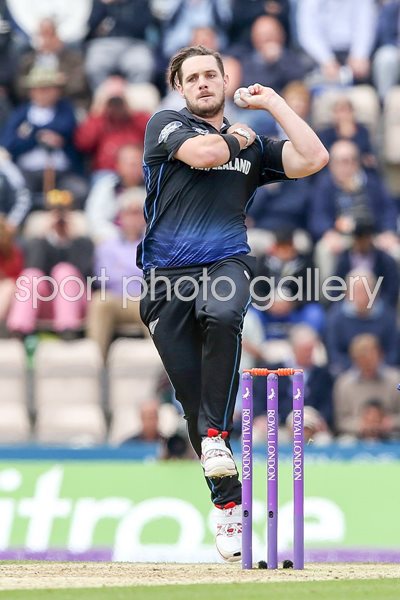 Mitchell McClenaghan New Zealand v England southampton 2015